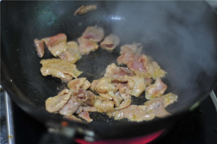 大头菜炒肉片步骤5
