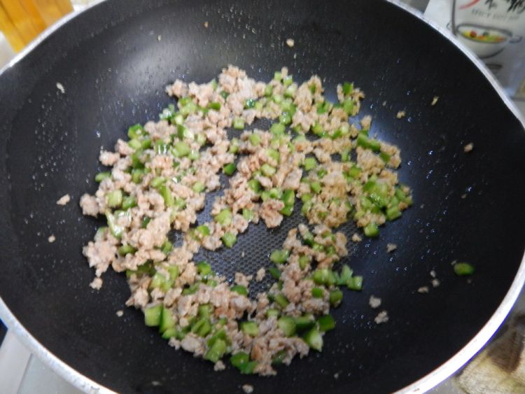 沙茶肉末茄子步骤8