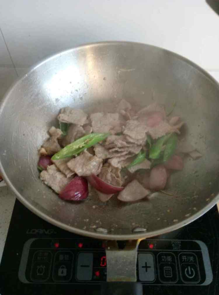 黑椒猪肉炒杭椒步骤8