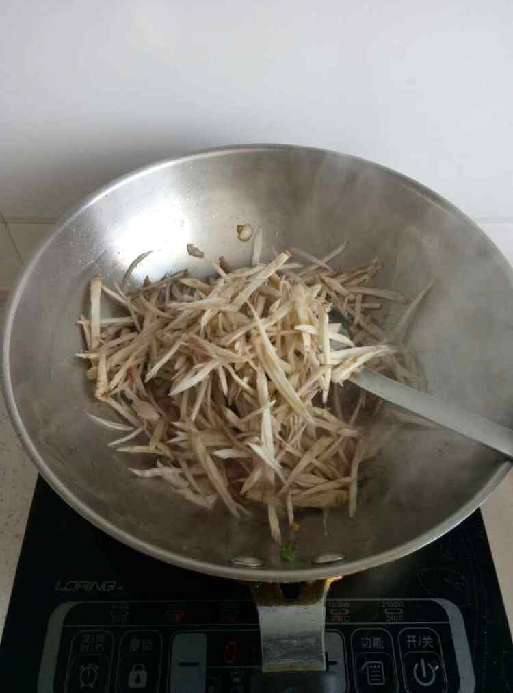 牛蒡炒肉步骤6
