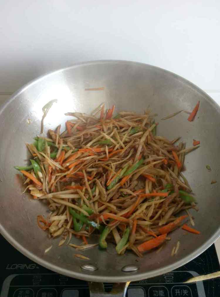 牛蒡炒肉步骤7