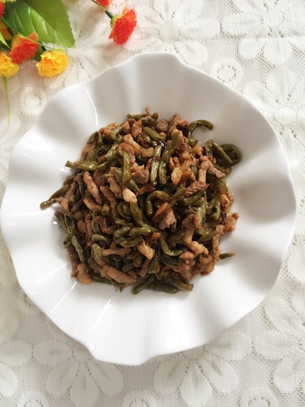 酸豆角炒肉步骤9