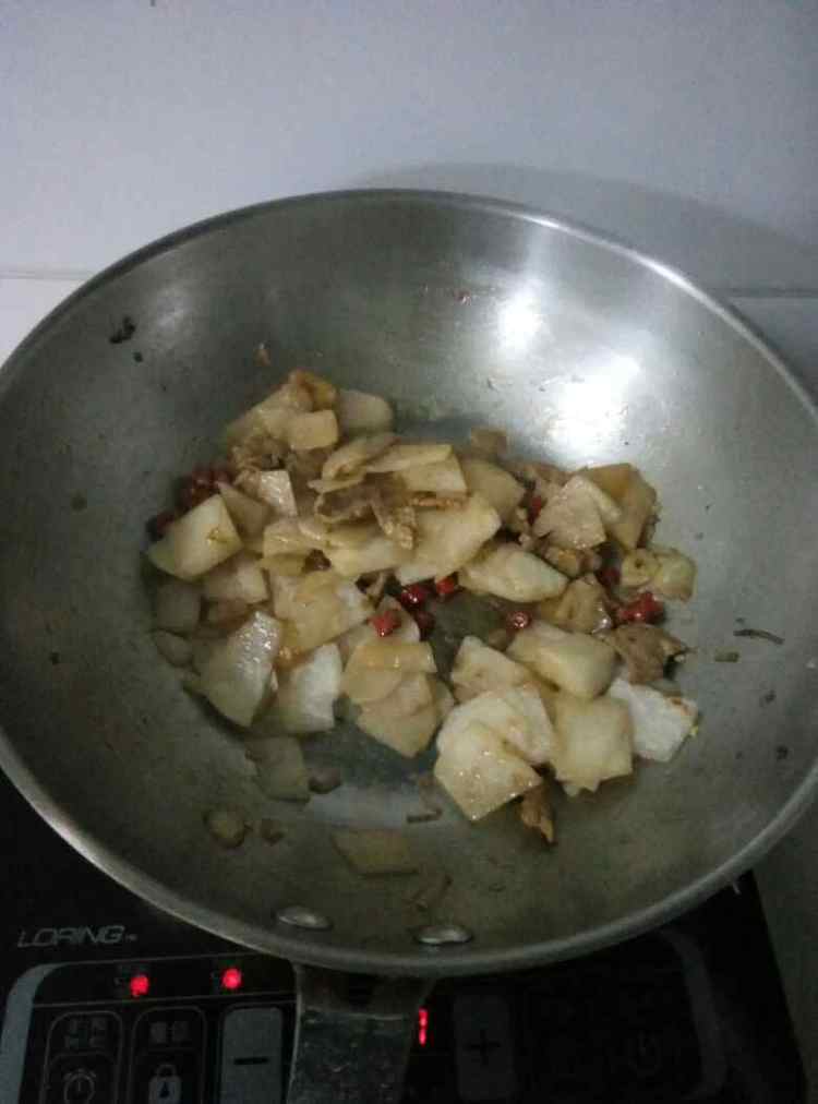 凉薯炒肉步骤7