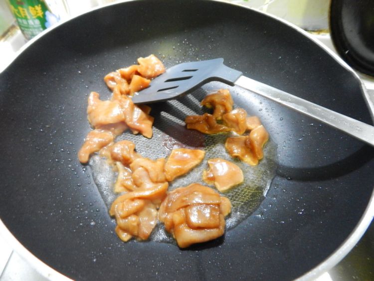菠萝炒肉片步骤3