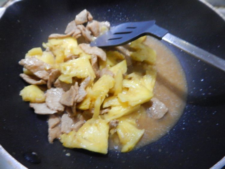 菠萝炒肉片步骤6