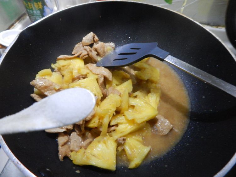 菠萝炒肉片步骤7