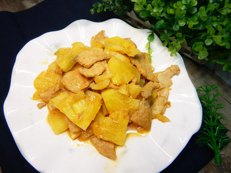 菠萝炒肉片步骤10