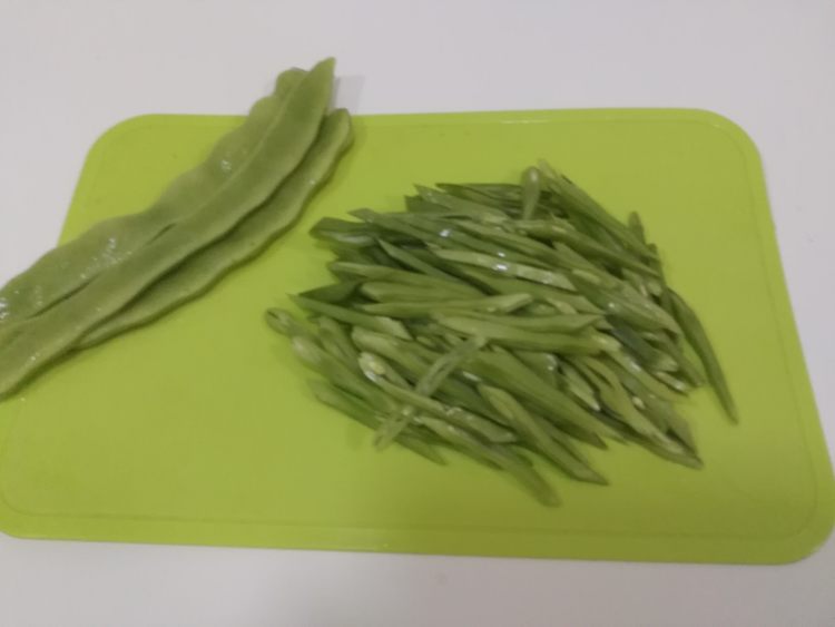 豆角炒肉丝步骤2