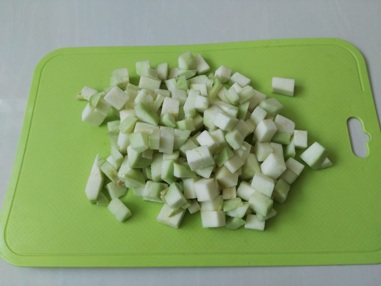 茄子肉丁卤面步骤2