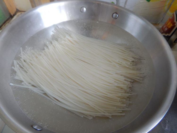 莴笋肉末凉拌米糊步骤3