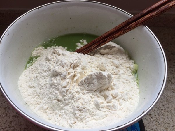 菠菜肉包子步骤3
