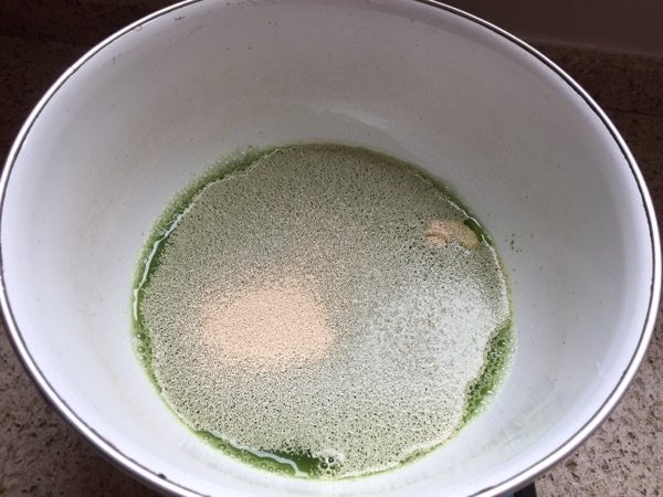 菠菜肉包子步骤2