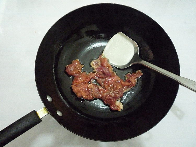 芹菜炒肉片步骤6