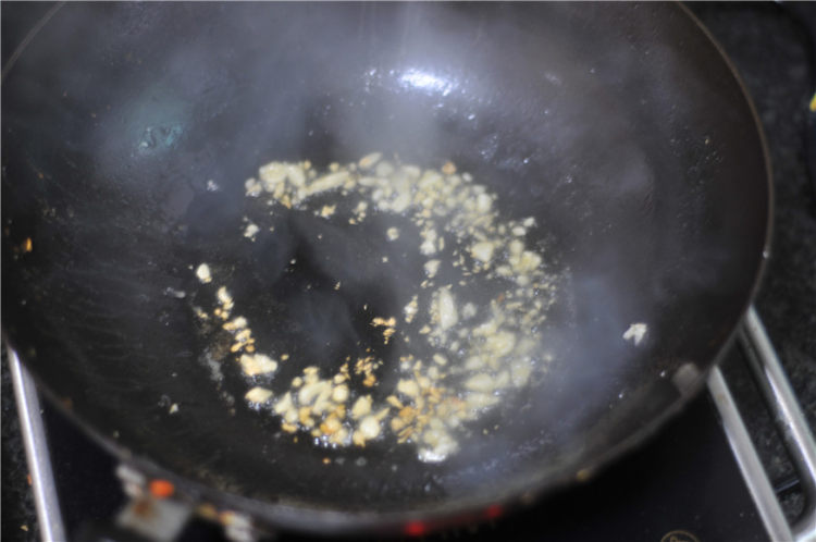 香辣菜头炒肉片步骤3