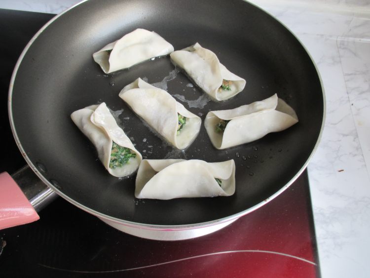 肉馅煎饺步骤9