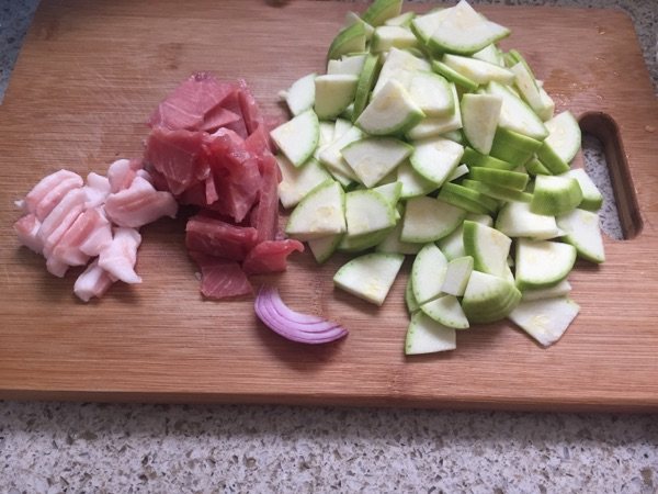 嫩南瓜炒肉片步骤1