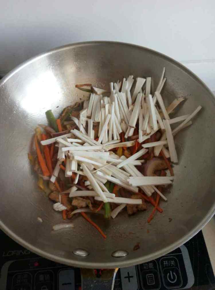 五彩蔬菜丝小炒步骤5