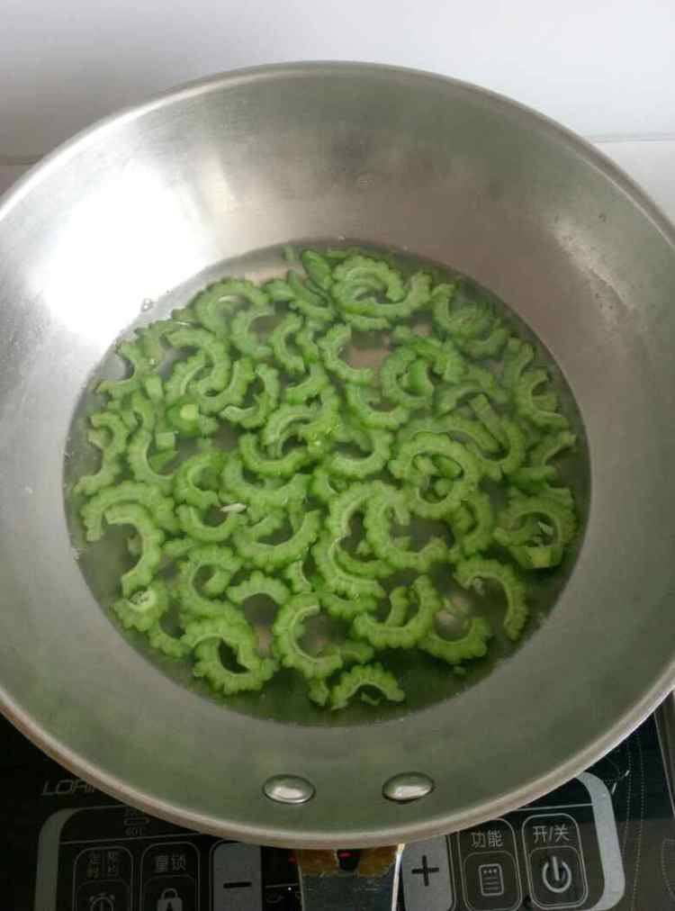 肉末苦瓜炒步骤3