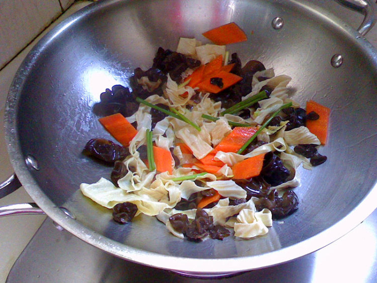豆皮烧肉丸步骤5