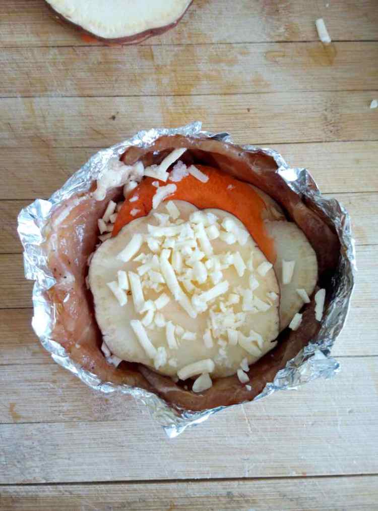 红薯胡萝卜肉片堡步骤6