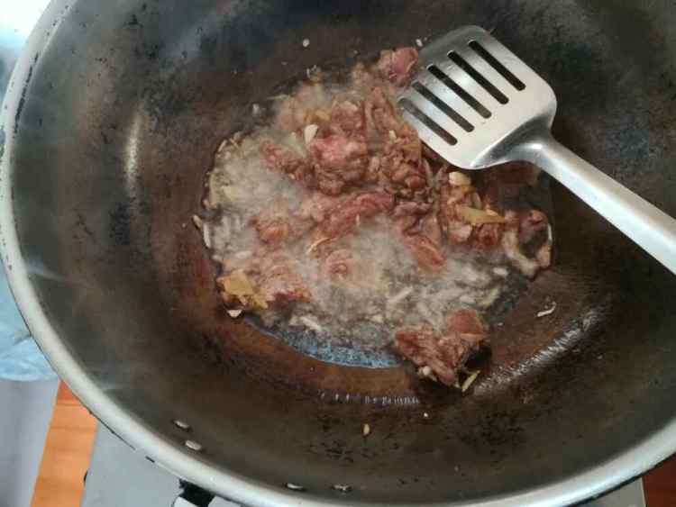 黄豆芽西红柿焖面步骤4