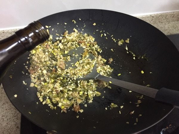 胡萝卜咸菜包步骤13