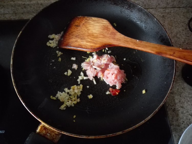 肉沫干拌粉步骤3