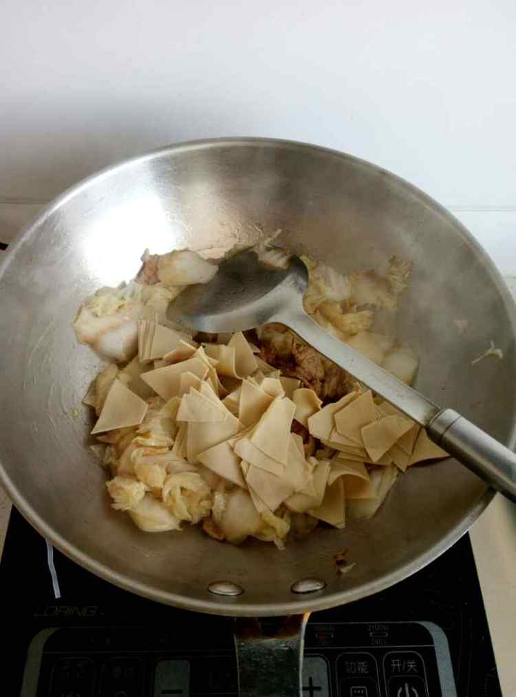 白菜干豆腐炖粉条步骤5