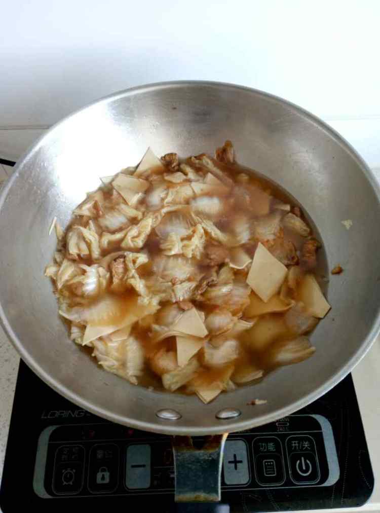 白菜干豆腐炖粉条步骤6