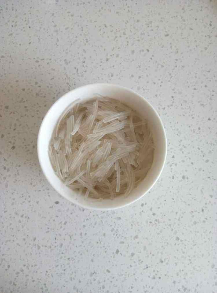 猪肉酸菜粉条包子步骤4