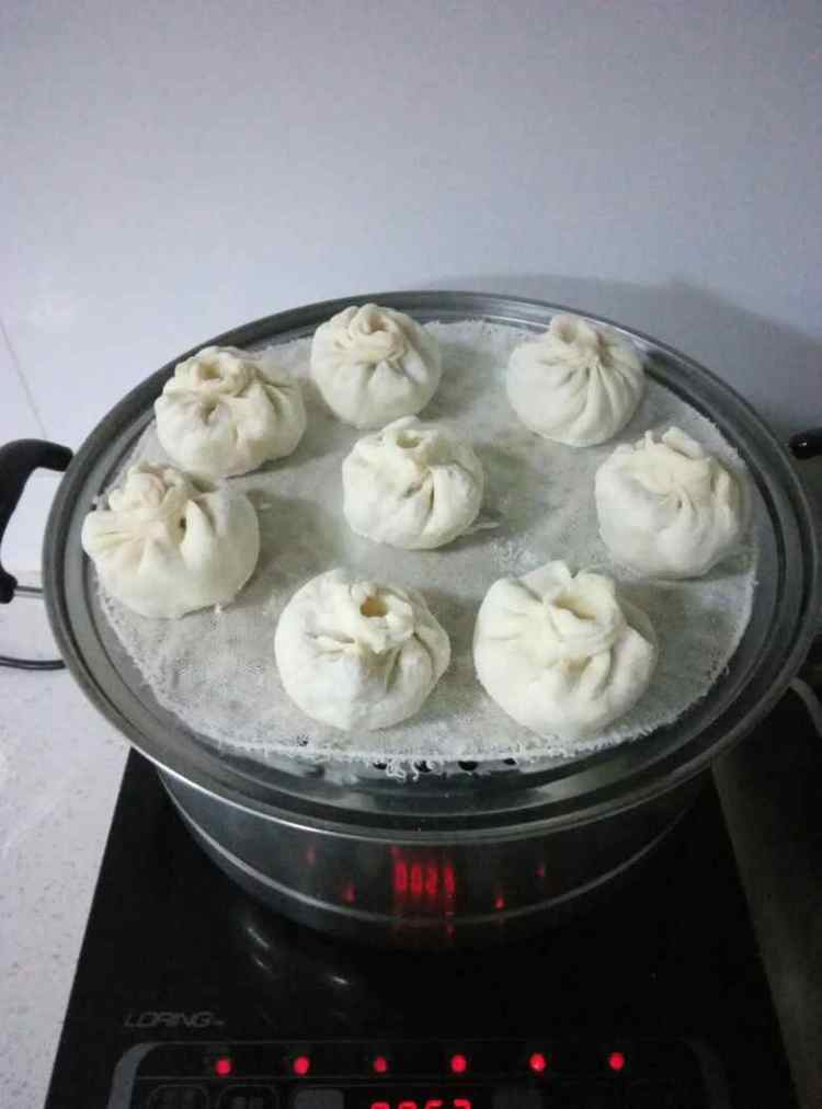 猪肉酸菜粉条包子步骤12