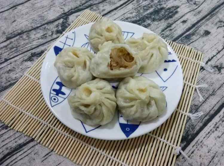 猪肉酸菜粉条包子步骤13