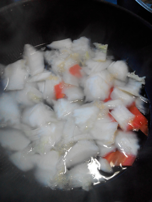 蟹腿肉炒白菜木耳步骤6