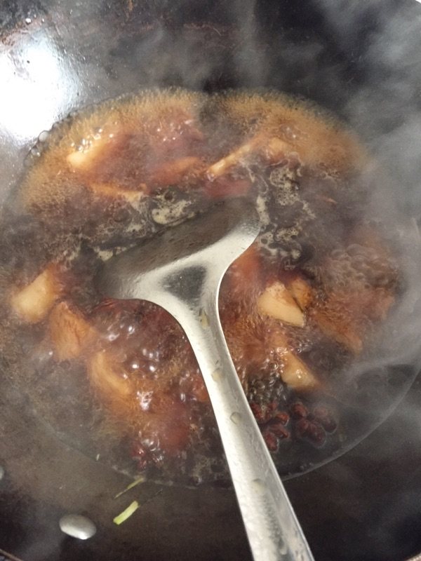 红烧肉烧碳烤笋干步骤5