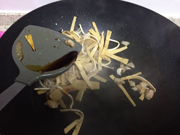 五香豆腐丝炒肉步骤6