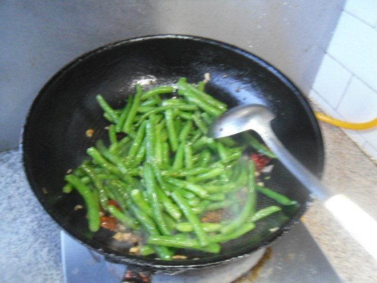 肉末煸炒四季豆步骤10