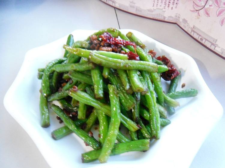 肉末煸炒四季豆步骤13