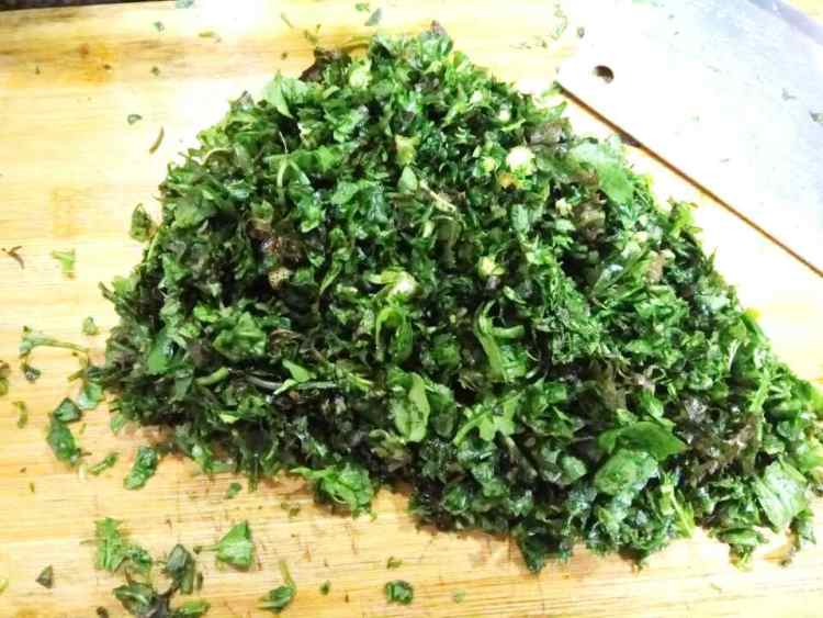 荠菜蘑菇鲜肉水饺步骤4
