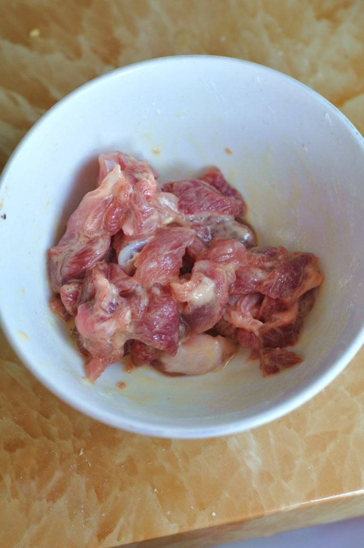 黄瓜熘肉片#本味家乡步骤3