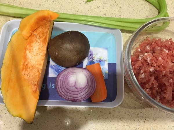 黄金猪肉蔬菜包#本味步骤1