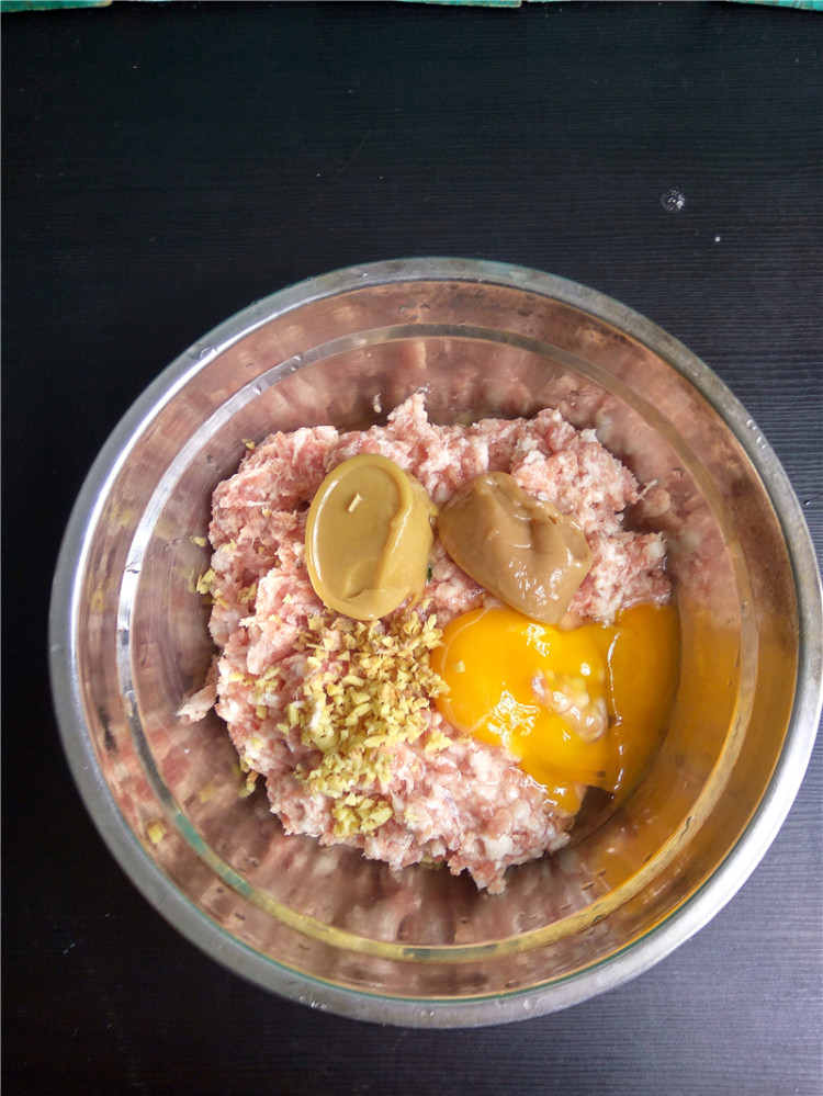 团团圆圆：猪肉豆渣丸步骤4
