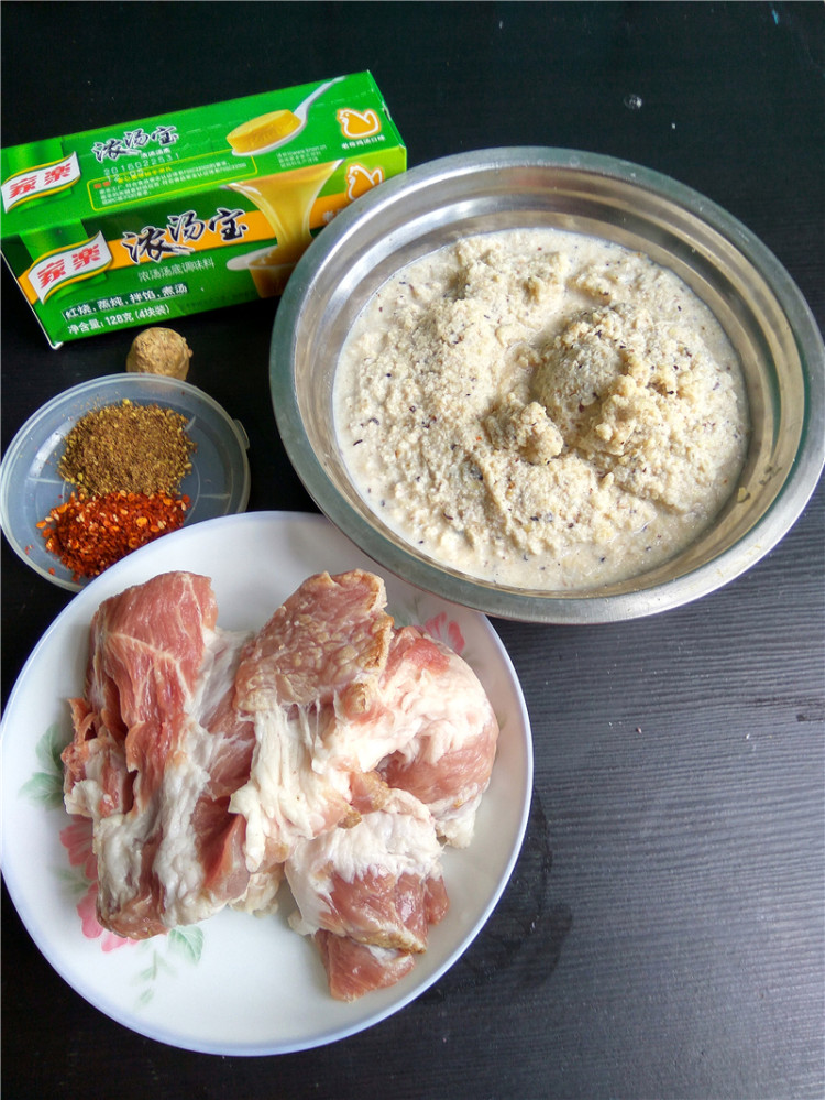 团团圆圆：猪肉豆渣丸步骤1