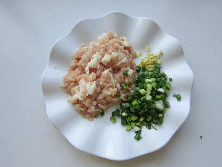 胡萝卜酸豇豆炒肉步骤4