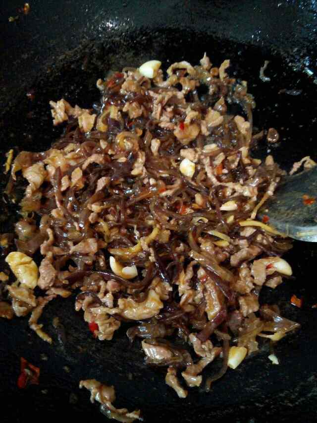 木耳炒肉丝步骤9