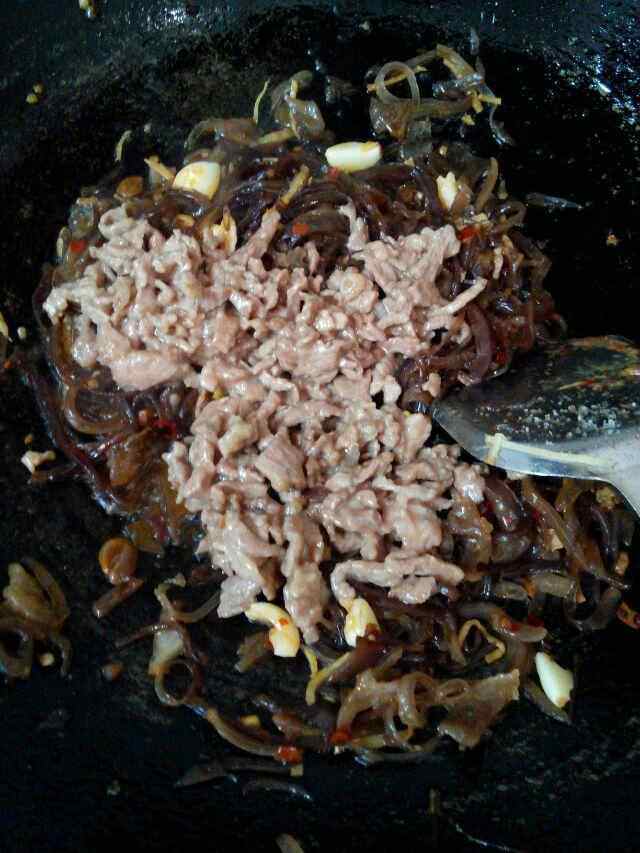 木耳炒肉丝步骤8