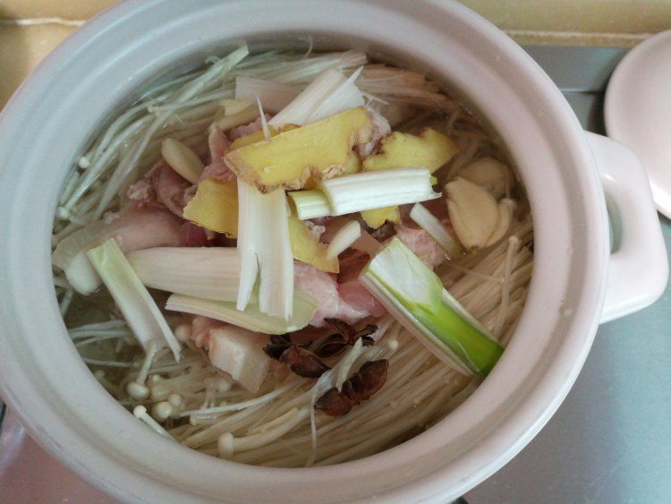 浓汤酸菜锅步骤5