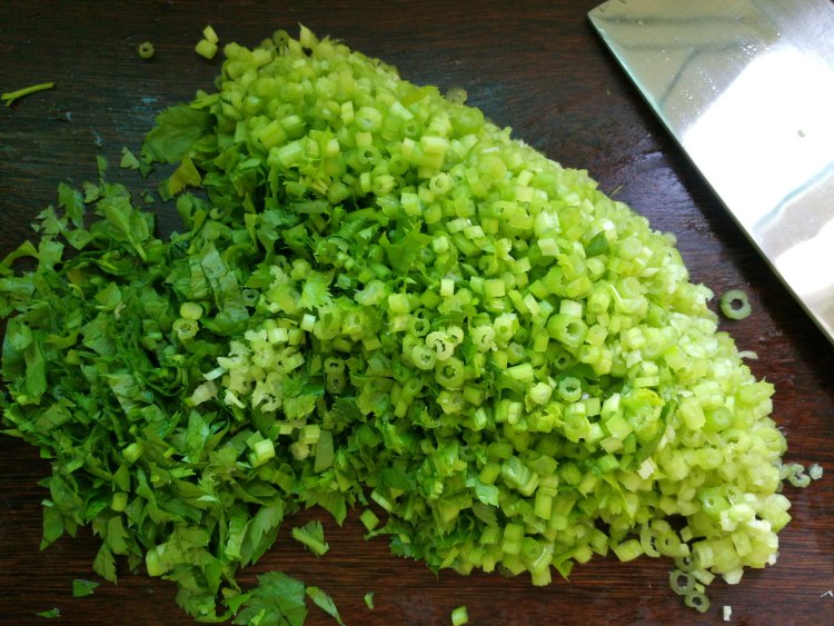 芹菜猪肉馅饼步骤4