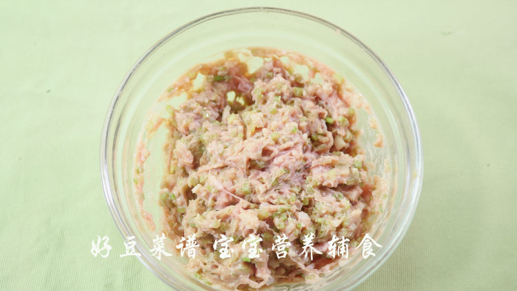 马蹄猪肉锅贴步骤8