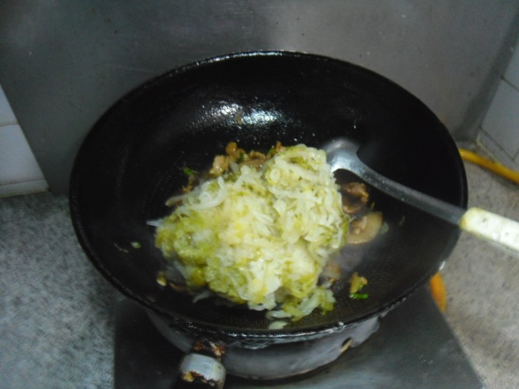 肉丝酸菜粉步骤6