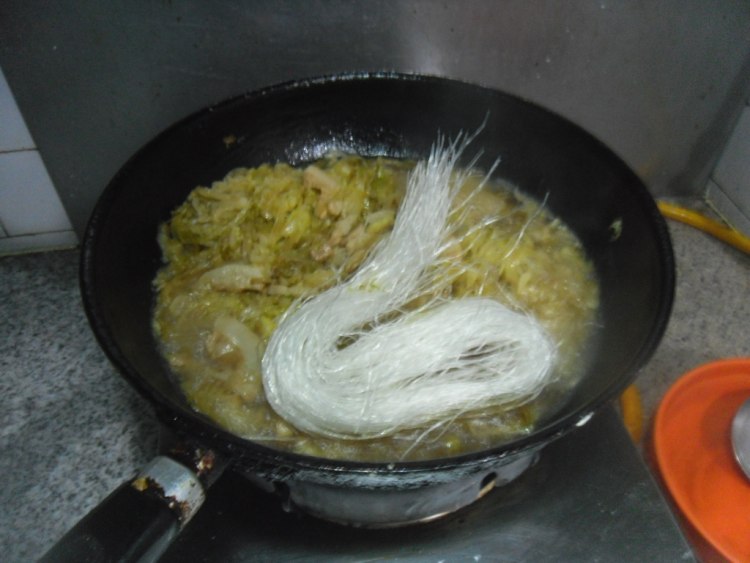 肉丝酸菜粉步骤9